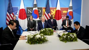 Phenianul acuză SUA, Japonia şi Coreea de Sud că încearcă să creeze o alianţă militară precum NATO în Asia-Pacific