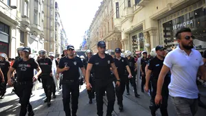 Poliția turcă a reținut cel puțin 50 de persoane la marșul Pride de la Istanbul
