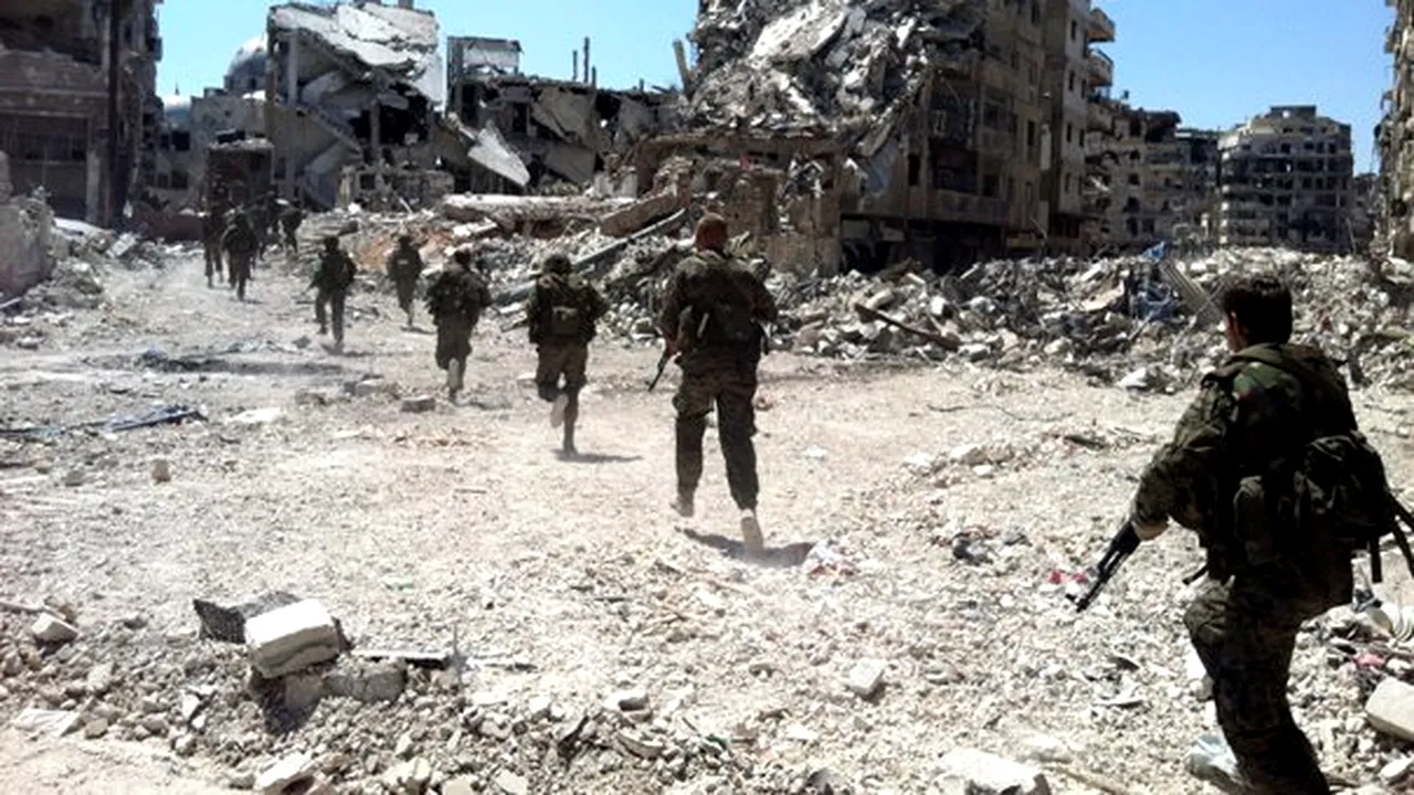 Un chirurg britanic susţine că lunetiştii din Siria îşi alegeau ca ţinte femei însărcinate