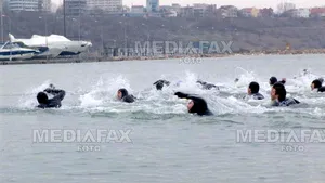BOBOTEAZĂ 2019: Procesiune spre faleza Cazinoului, la Constanţa: Trei cruci au fost aruncate în mare. Una, recuperată de un musulman | VIDEO