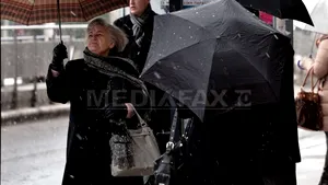 Căderi masive de zăpadă în Grecia: Autorităţile închid şcolile şi deschid adăposturi