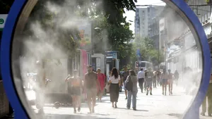 Canicula persistă în Capitală. ANM anunță trei zile cu temperaturi de până la 36 de grade și nopți tropicale