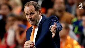 Federaţia Olandeză de Fotbal l-a demis pe selecţionerul Danny Blind