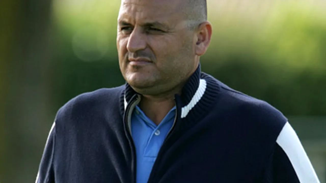 Adrian Mititelu, cercetat de poliţişti după ce a fost implicat într-un scandal