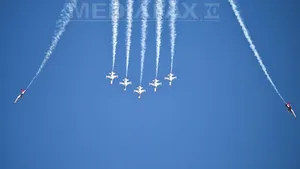 Show aerian, expoziţie de aeronave şi evenimente muzicale, în weekend, la Aeroportul Băneasa