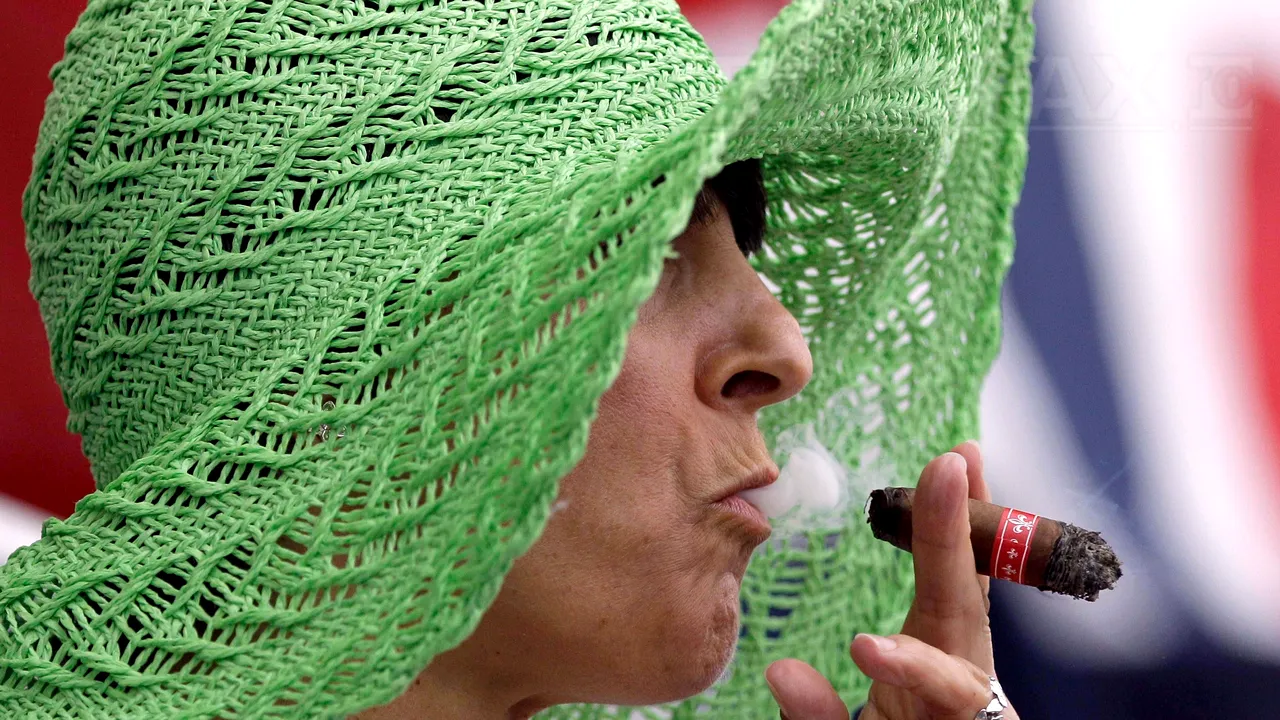 Fumezi trabuc? Te expui la aceleaşi riscuri ca şi cum ai fuma un pachet de ţigări odată