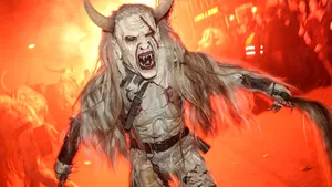 Krampus, obiceiul tradiţional care înfioară o ţară întreagă. Cum încearcă autorităţile să ţină în frâu „demonii” care au luat-o razna. FOTO