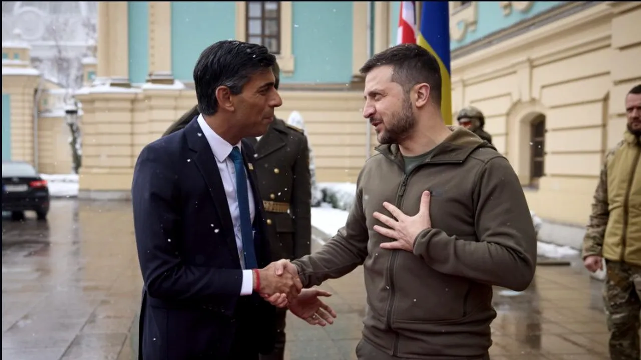 Premierul britanic anunţă un pachet militar de 60 de milioane de dolari pentru Ucraina