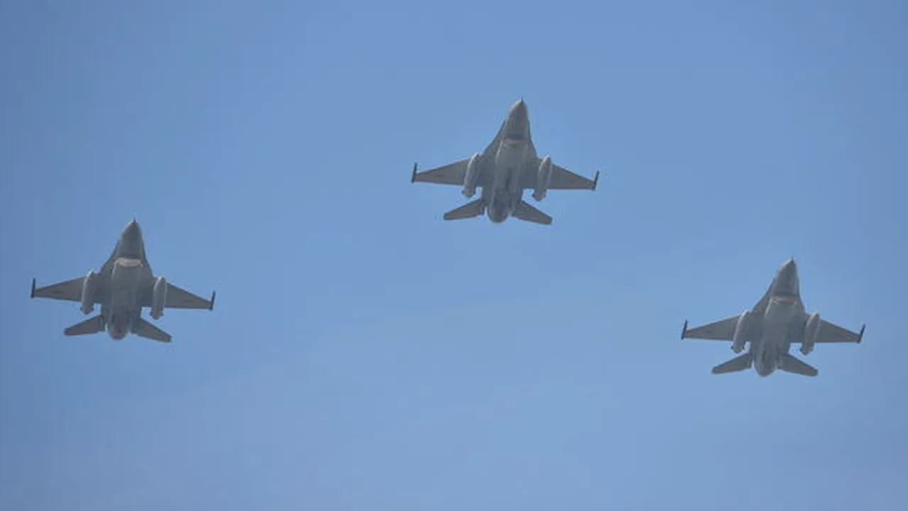 MONITORUL APĂRĂRII / Totuşi, de ce nu au zburat avioanele F-16