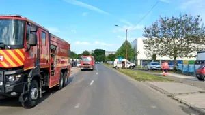 Bloc evacuat în Turnu Măgurele după ce un excavator a lovit o magistrală de gaz