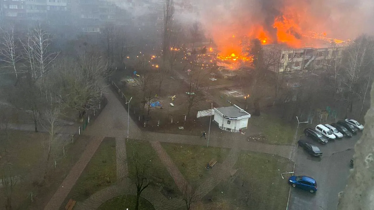 Un elicopter s-a prăbuşit lângă o grădiniţă din regiunea Kiev. 16 persoane, printre care şi copii, au decedat