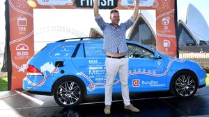 Dependent de „o priză”, un olandez a reuşit o călătorie de trei ani cu maşina electrică. Ţările prin care s-a aventurat