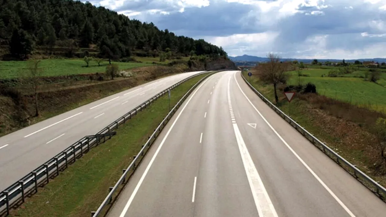Ești cu mașina în Catalonia? Iată noile reglementări privind viteza pe autostrăzi începând cu 1 octombrie