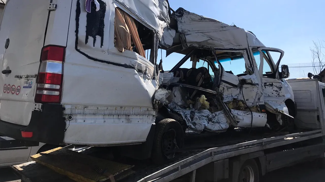 Şoferul microbuzului lovit de tren care a provocat accidentul cu patru morţi şi 12 răniţi era băut