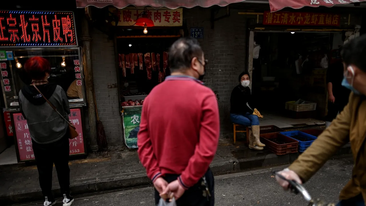 Coronavirus. Cea mai mare piaţă din Wuhan, locul din care se crede că a izbucnit pandemia de Covid-19, a fost redeschisă