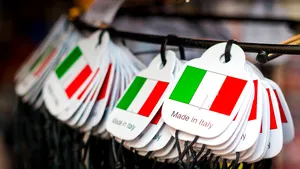 Dobânzile de risc ale obligaţiunilor emise de Italia CRESC pe fondul instabilităţii politice