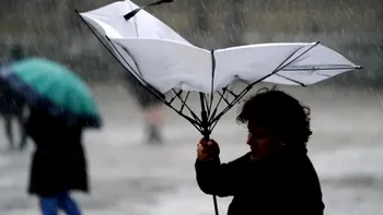 METEO Vânt de până la 120 km/h. Avertizările meteorologilor, prelungite până în noaptea de Revelion