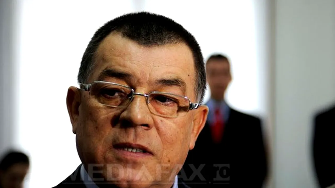 Stroe: Prefecturile rămân la Interne