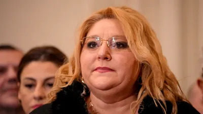SOCIAL Diana Șoșoacă, transportată la spital după un accident rutier. Poliția a deschis o anchetă