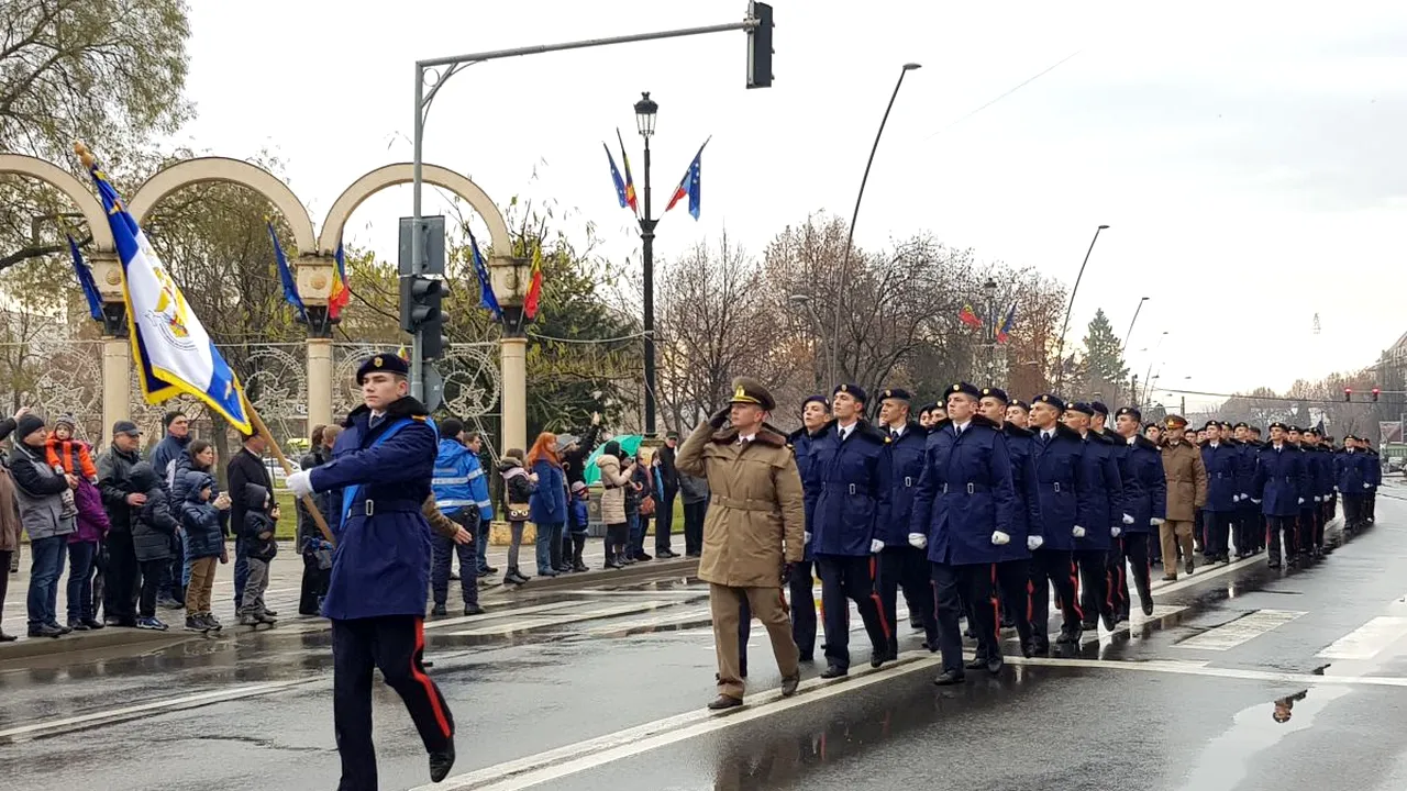 Pregătiri pentru ceremonialul militar de Ziua Naţională la Alba Iulia: defilare cu 400 de militari  şi 45 de mijloace tehnice de luptă | GALERIE FOTO