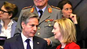 Rusia poate scăpa de restricţii. Ministrul britanic de Externe: Sancţiunile impuse ar putea fi ridicate dacă Rusia se retrage din Ucraina