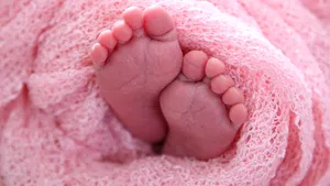 Un singur județ din România a avut în 2025 mai multe nașteri decât decese. Explicațiile dezastrului demografic