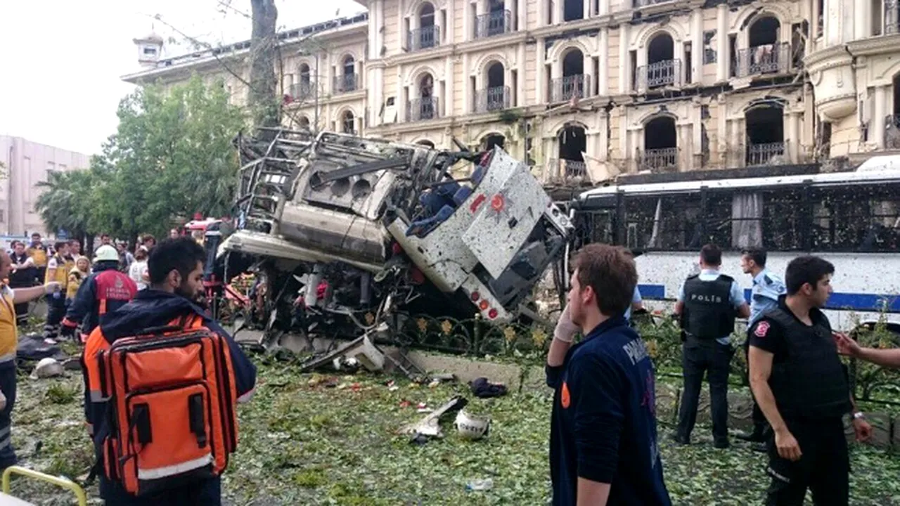 Explozie în centrul Istanbulului, în apropiere de o universitate şi zone turistice. Cel puţin 11 morţi şi 36 de răniţi - FOTO