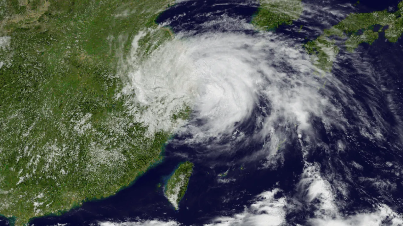 Filipine îndeamnă locuitorii să evacueze urgent, în timp ce taifunul Man-Yi se apropie 