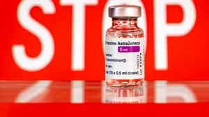 Berlinul a suspendat vaccinarea cu serul AstraZeneca pentru persoanele cu vârsta sub 60 de ani. Au existat 31 de cazuri de tromboză după imunizare, iar nouă persoane au murit