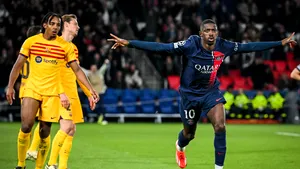 Ousmane Dembélé, provocat de fanii Barcelonei la sosirea autocarului PSG