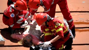 O femeie s-a aruncat de la etajul unui bloc din strada Drobeta Turnu Severin din Capitală