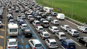 Italia amână cu un an interdicția pentru mașinile diesel Euro 5. Ce se întâmplă acum în Lombardia