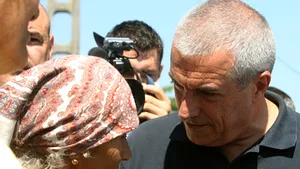 Tăriceanu a revenit la Săuceşti pentru a verifica lucrările de reconstrucţie a caselor inundate