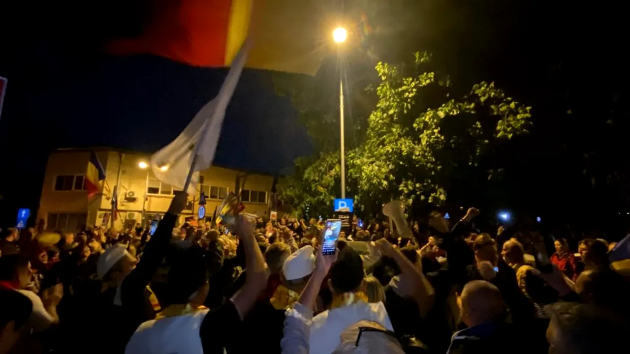Jandarmeria Capitalei: 98 de sancțiuni date susținătorilor lui Georgescu din fața Arestului Central