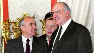 Helmut Kohl, Bush şi Gorbaciov, reuniţi la Berlin la 20 de ani după căderea Zidului