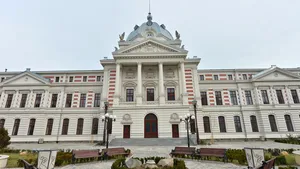 Şefa ASSMB şi managerul Spitalului Colţea, cercetaţi sub control judiciar