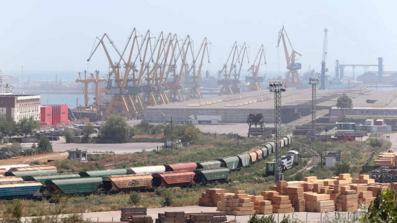 Captură-record în Portul Constanța: 350.000 de pachete de țigări de contrabandă, ascunse într-un container
