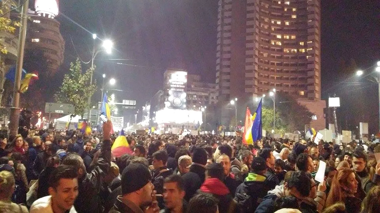 Guardian:Explozia de furie din România, pe fondul corupţiei generalizate, semnalează speranţă fragilă