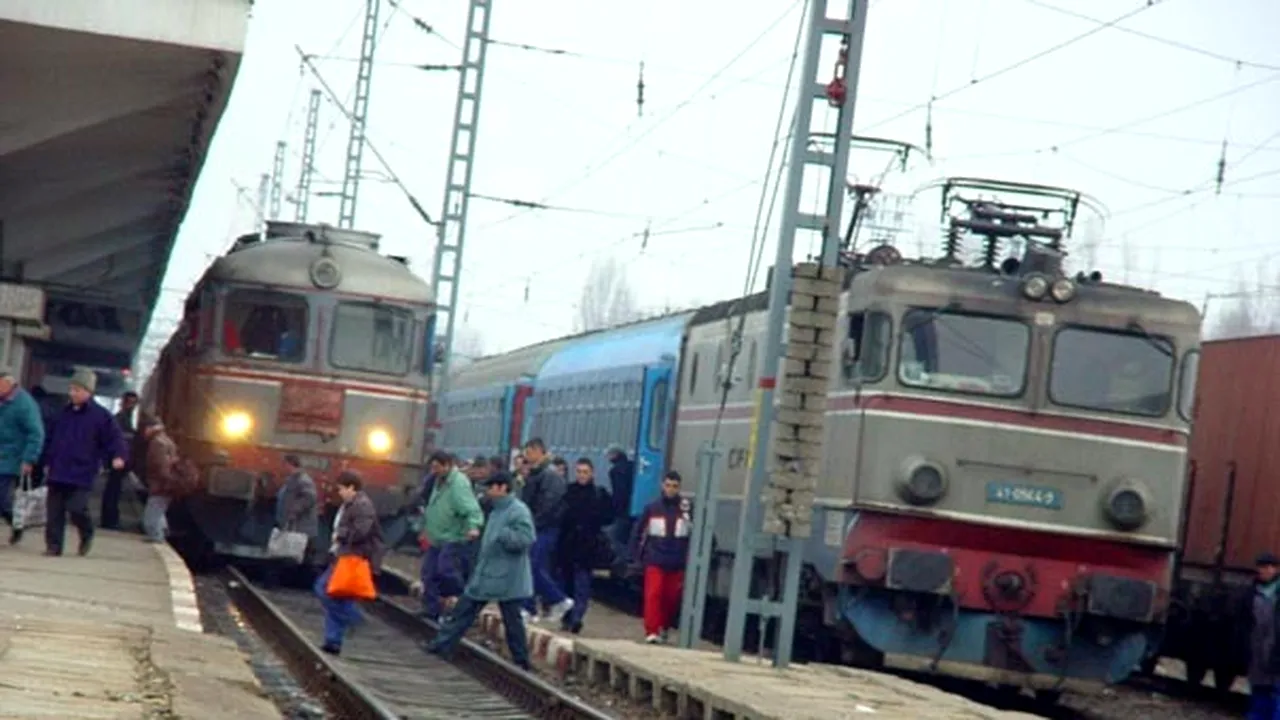 Vezi aici care sunt trenurile suplimentate cu vagoane ca urmare a închiderii aeroporturilor - VIDEO