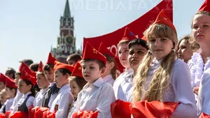 REPORTAJ: Tânăra generaţie din Rusia tânjeşte după gloria Uniunii Sovietice