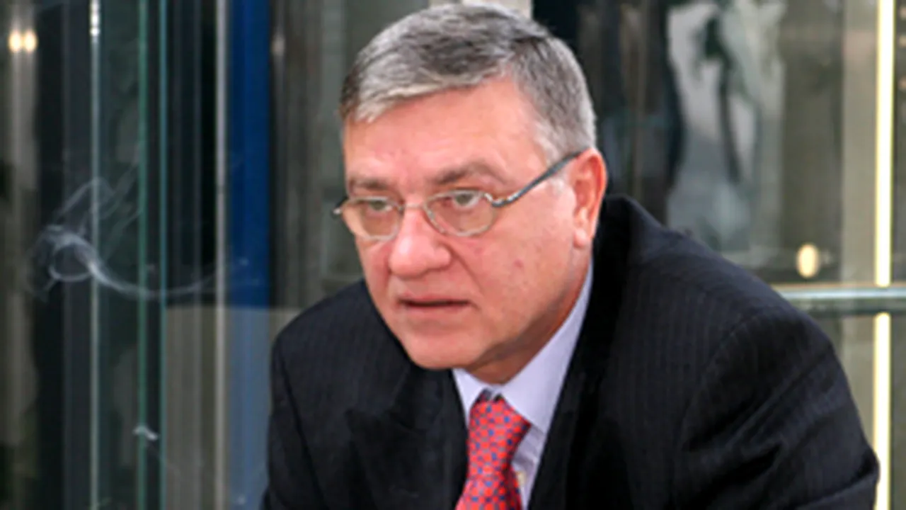 Mircea Sandu candidează la şefia FRF şi în 2009