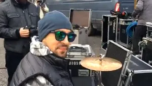 VIDEO O trupă rock a manifestat cântând în Piaţa Victoriei. Protestatar, amendat cu 1.500 de lei
