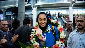 Luptătoarea de taekwondo Kimia Alizadeh a fugit din Iran: „Nu vreau să stau la aceeaşi masă cu ipocrizia, minciunile, injustiţia şi linguşeala”