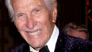 Magicianul John Calvert, o legendă la Hollywood, a murit la vârsta de 102 ani