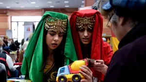 Gastronomie, muzică şi porturi tradiţionale, la Christmas Bazaar din Bucureşti - FOTO