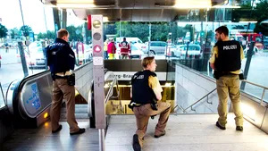 Bilanţul atacului din Munchen rămâne la nouă morţi şi 21 de răniţi. Atacatorul de origine iraniană este mort/ Merkel, criticată pentru lipsa de reacţie - VIDEO 