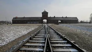 Controversă în jurul unei lucrări de artă: Ar conţine cenuşa unor victime ale Holocaustului