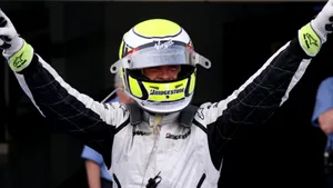 Jenson Button a câştigat Marele Premiu al statului Bahrain