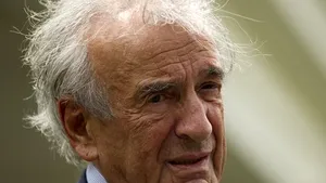 Laureatul Premiului Nobel pentru Pace, Elie Wiesel, a returnat Ungariei ordinul Marea Cruce după ceremoniile în onoarea lui Jozsef Nyiro