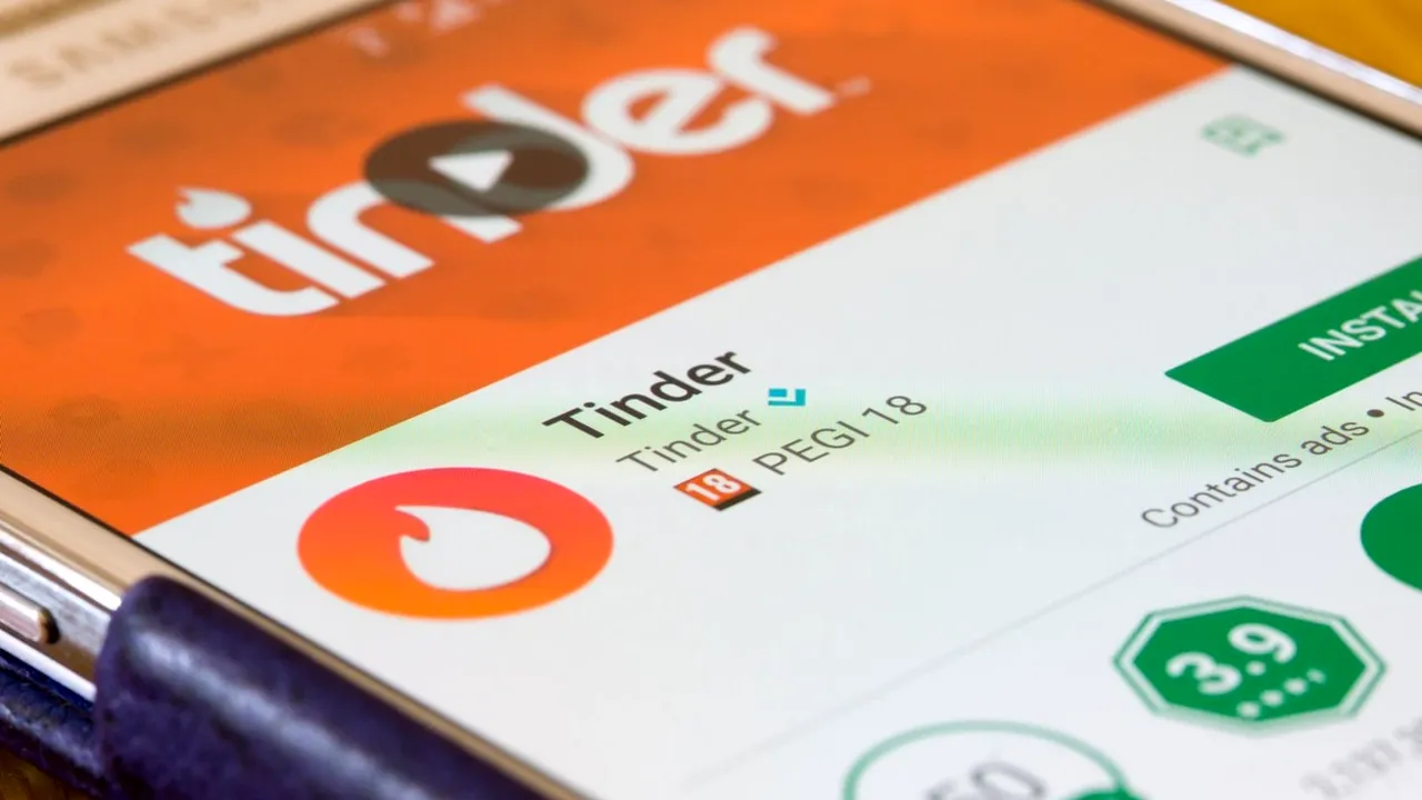 Aplicaţia Tinder spune că siguranţa în faţa noului coronavirus e mai importantă decât distracţia